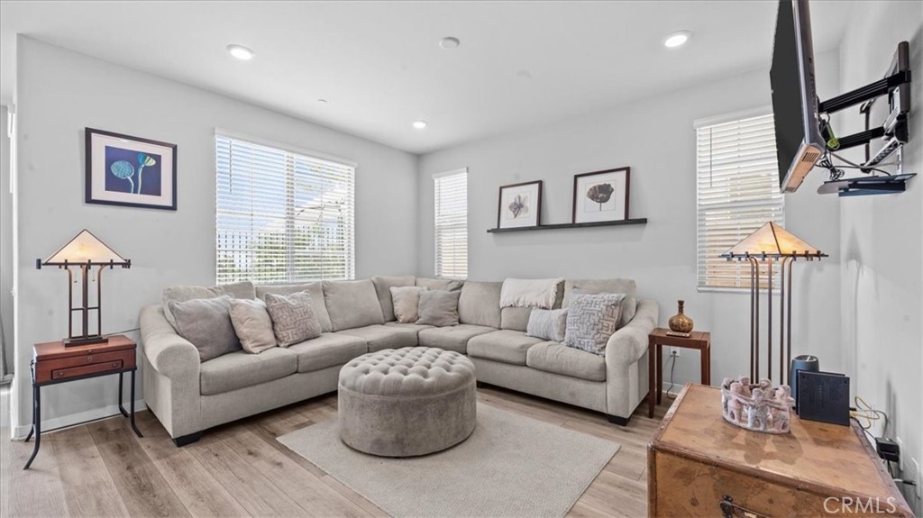 805 Cranberry Way, Upland