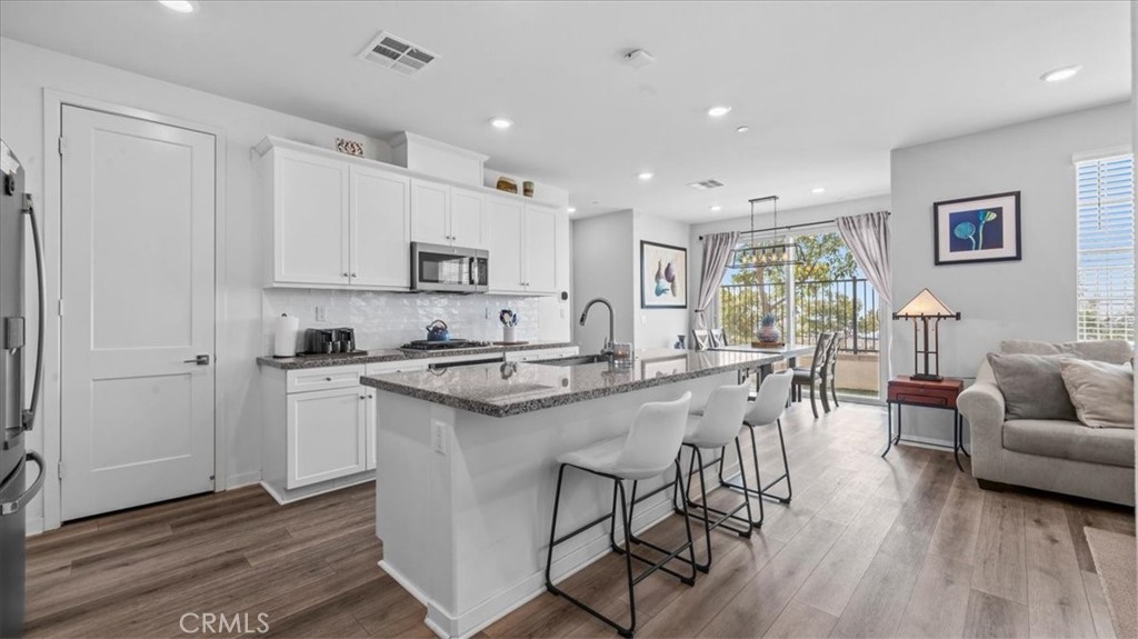 805 Cranberry Way, Upland