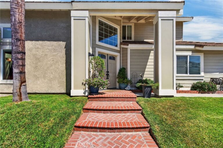 8082 Summer Place, Fontana
