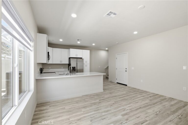 8181 Amerena Way, Fontana
