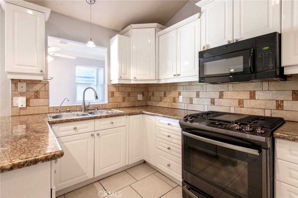 819 Plaza Serena, Ontario