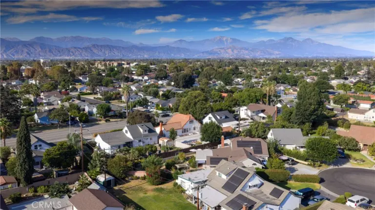820 E Cameron Avenue, West Covina