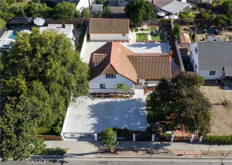 820 E Cameron Avenue, West Covina