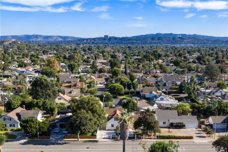820 E Cameron Avenue, West Covina