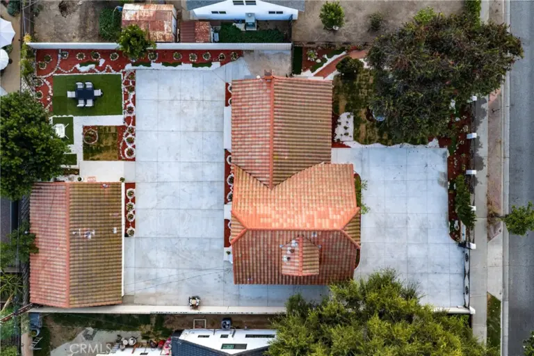 820 E Cameron Avenue, West Covina