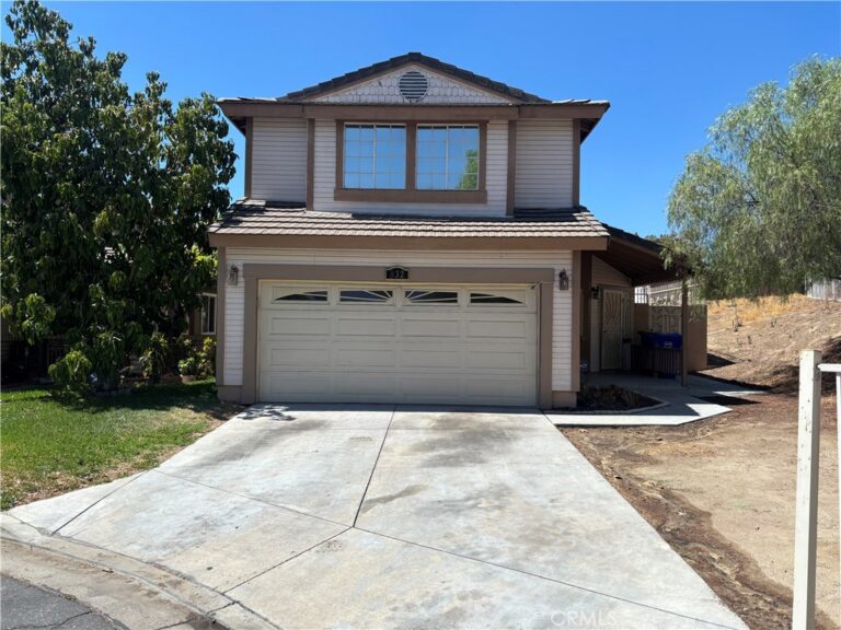 832 S Rexford, Rialto