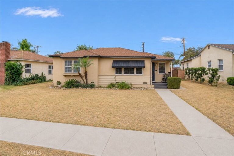 837 N 10th Avenue, Upland