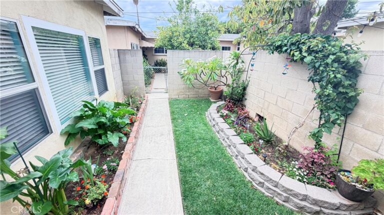 838 Sycamore Court, Upland