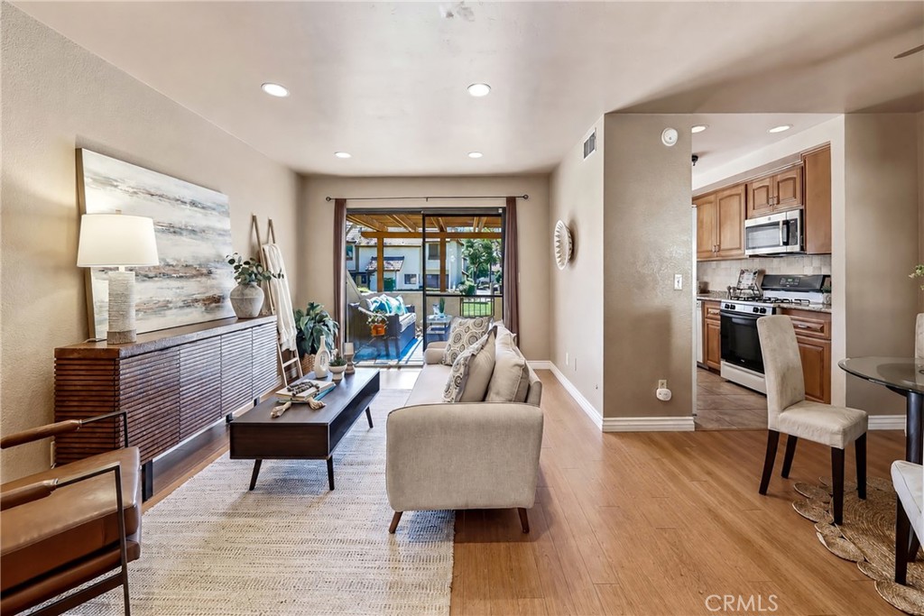 854 Endicott, Claremont