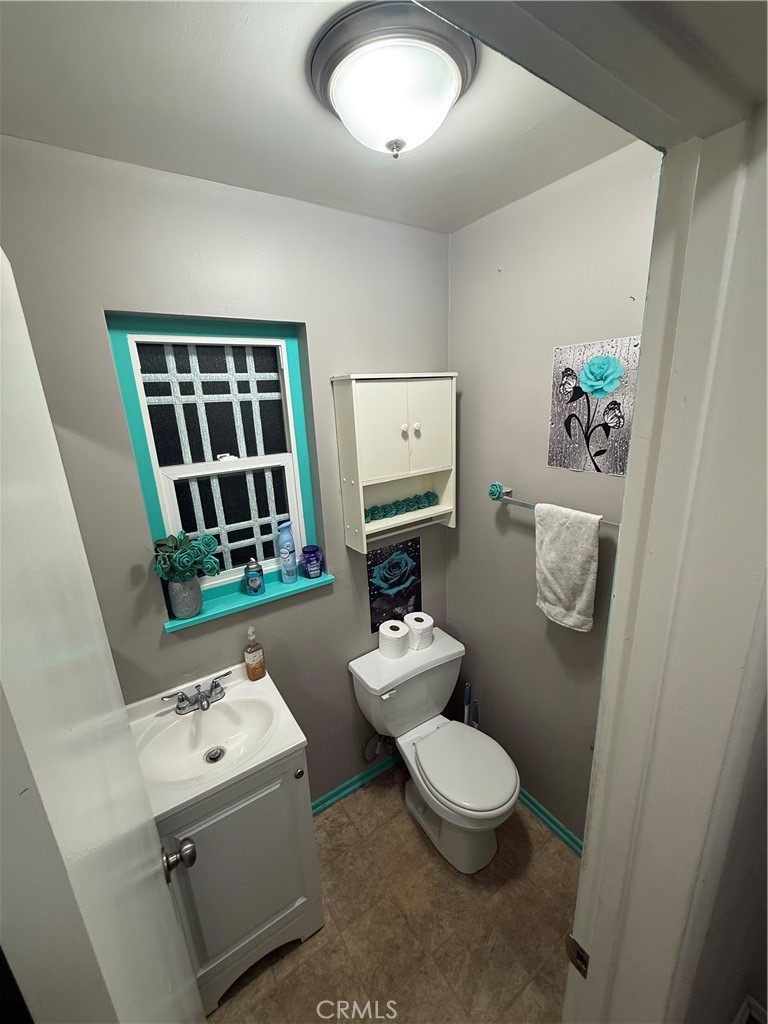 8568 Evergreen, Fontana