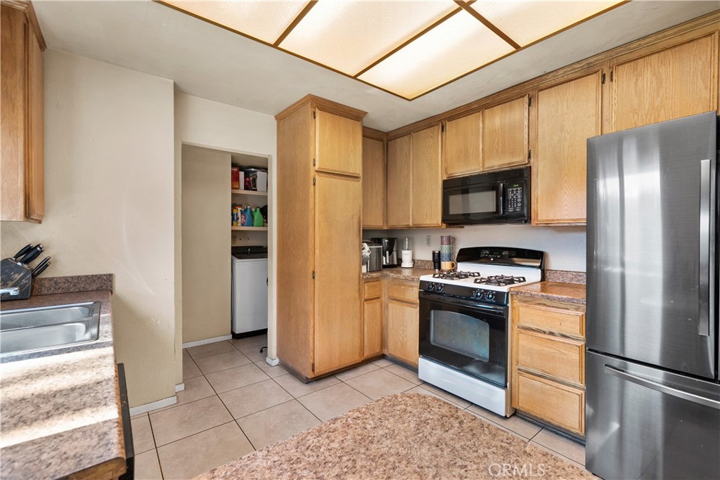 859 S Spruce, Rialto