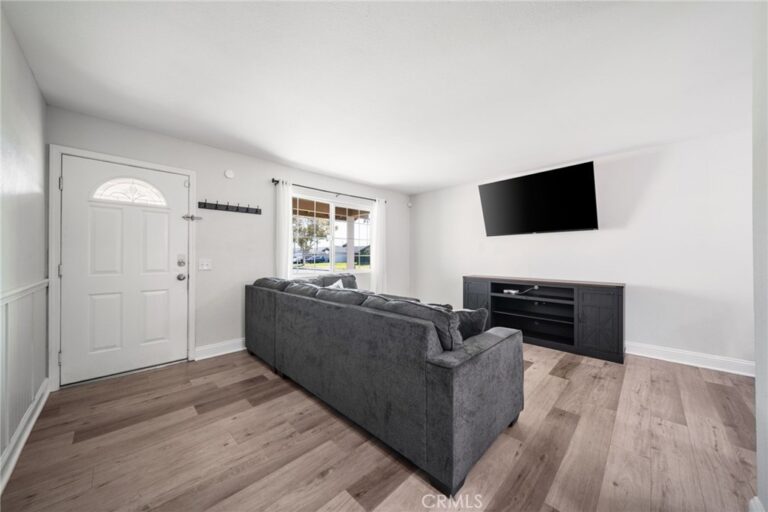 862 Juniper Street, Ontario