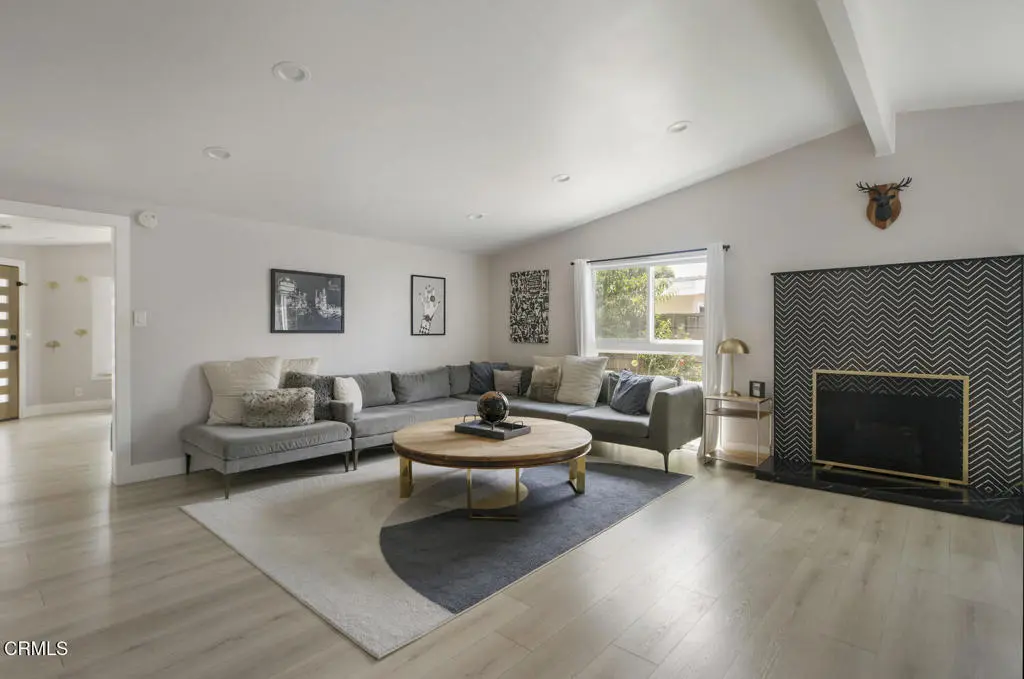 863 S Vecino Drive, Glendora