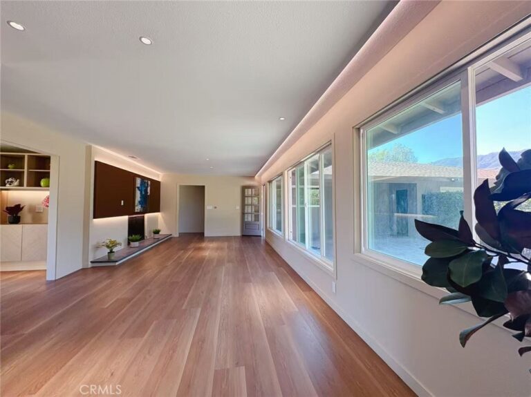 883 E Leadora, Glendora
