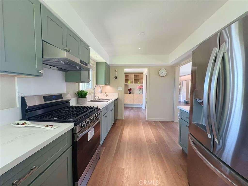 883 E Leadora, Glendora