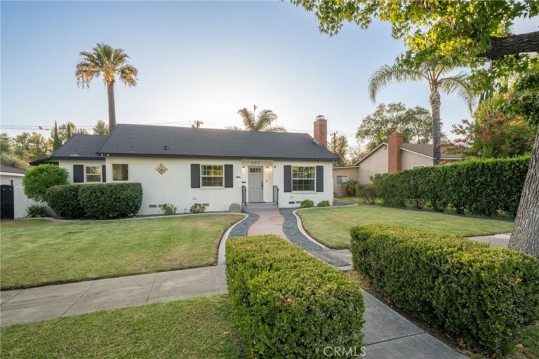 887 N 1st Avenue, Upland