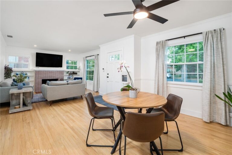 887 N 1st Avenue, Upland