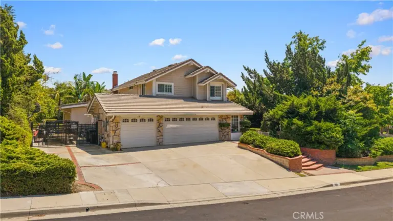 905 N Bridle Path Lane, Walnut