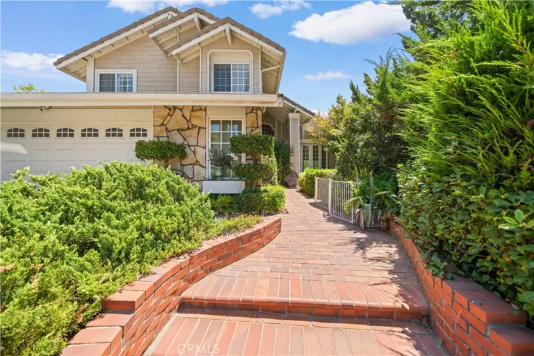 905 N Bridle Path Lane, Walnut