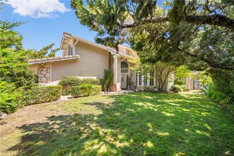 905 N Bridle Path Lane, Walnut