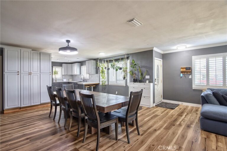 910 W Granada Court, Ontario