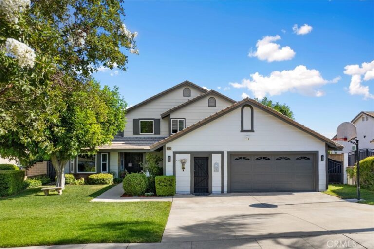 912 Pineridge, Upland