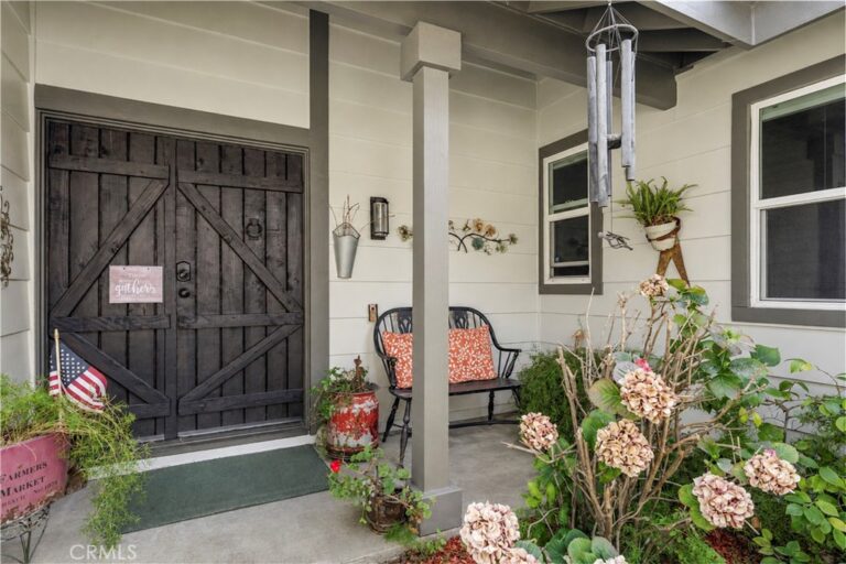 912 Pineridge, Upland