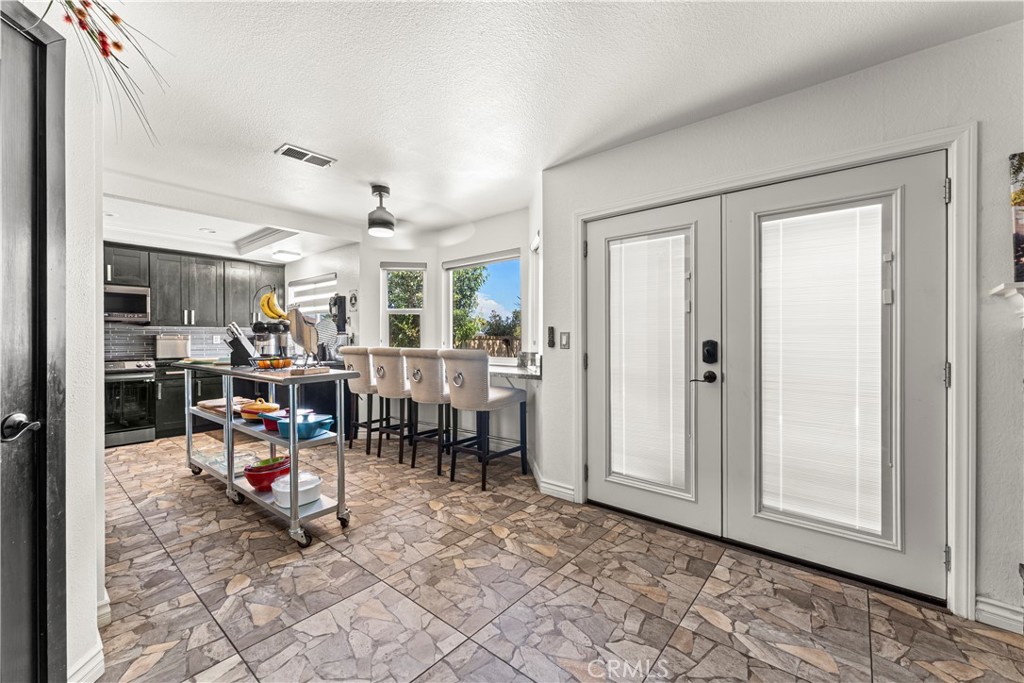 912 Pineridge, Upland
