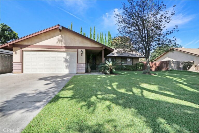 9136 Dumond Drive, Fontana