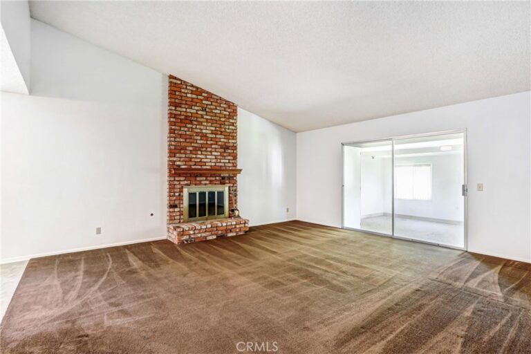 9136 Dumond Drive, Fontana
