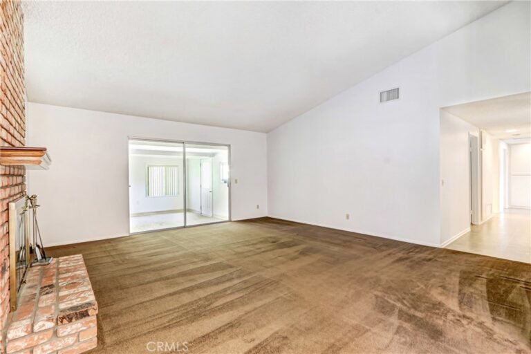 9136 Dumond Drive, Fontana
