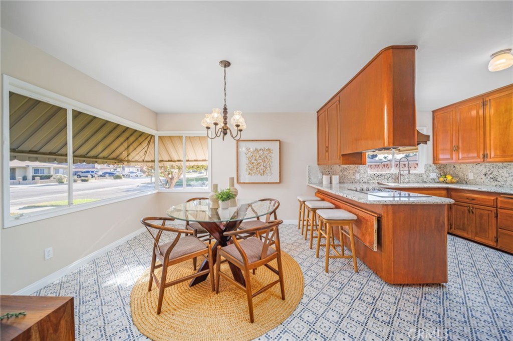 914 W 5th Street, Ontario