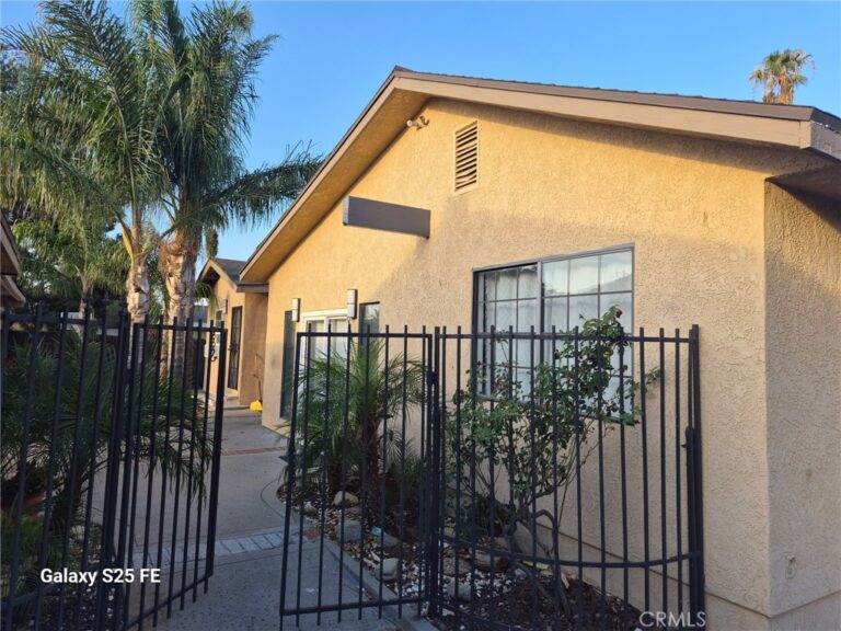 9143 Tamarind, Fontana