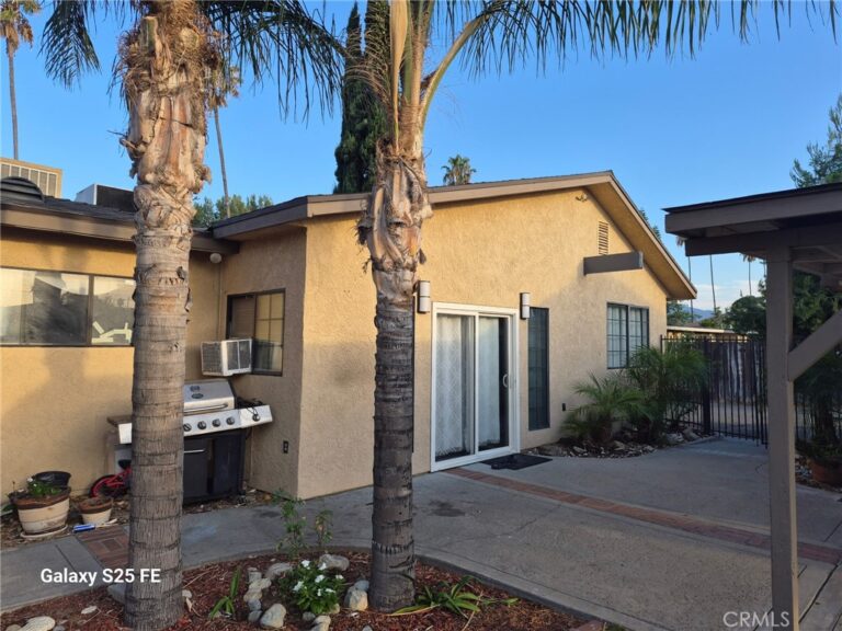 9143 Tamarind, Fontana