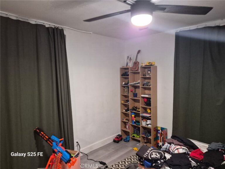 9143 Tamarind, Fontana