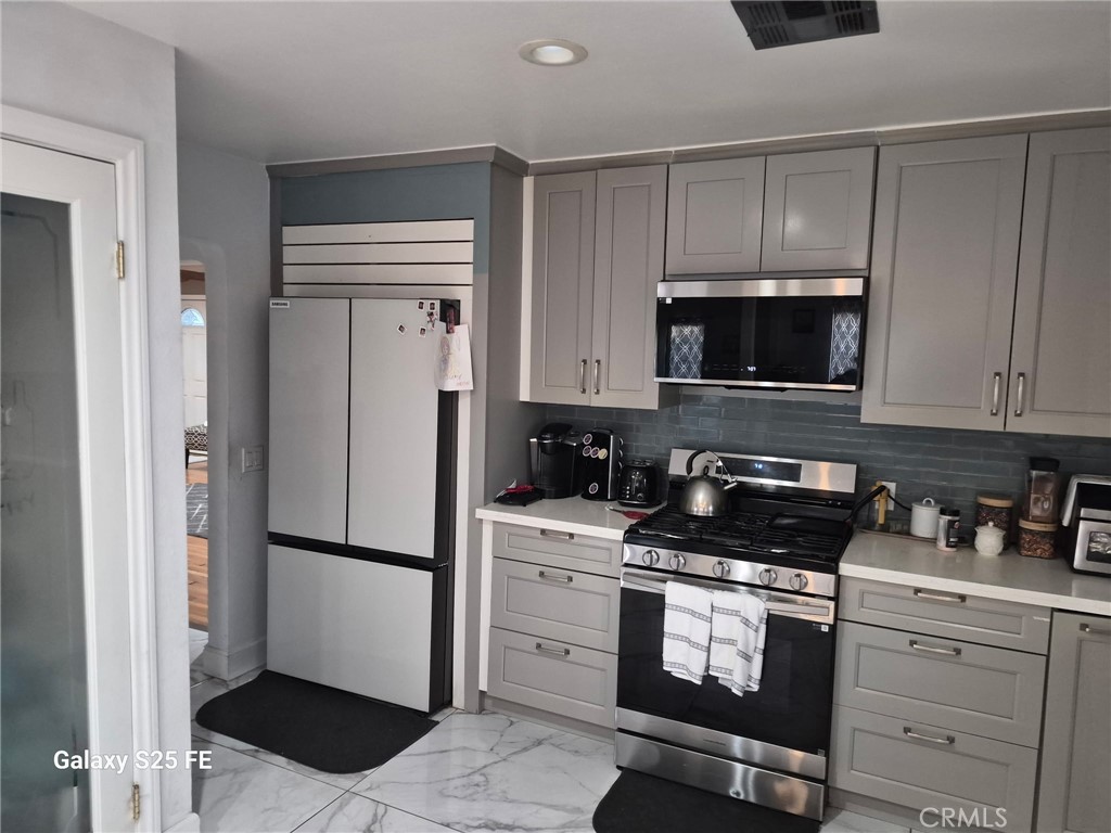9143 Tamarind, Fontana