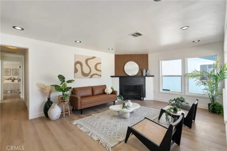 915 N Pasadena Avenue, Azusa