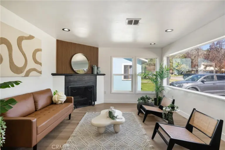 915 N Pasadena Avenue, Azusa