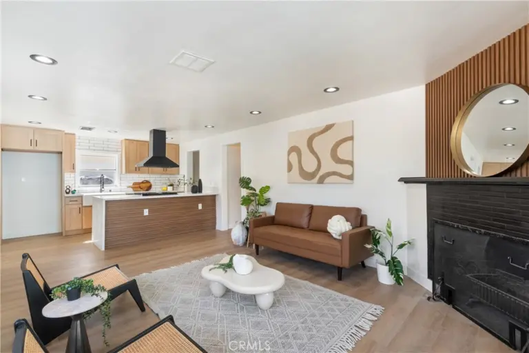915 N Pasadena Avenue, Azusa