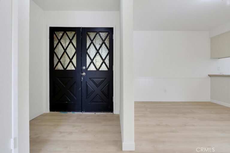 9187 Cypress, Fontana