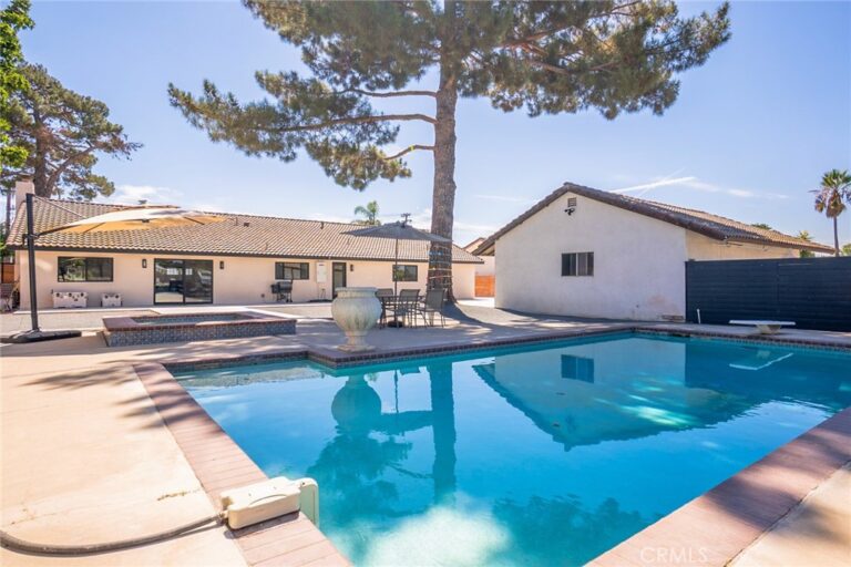 9226 Locust, Fontana