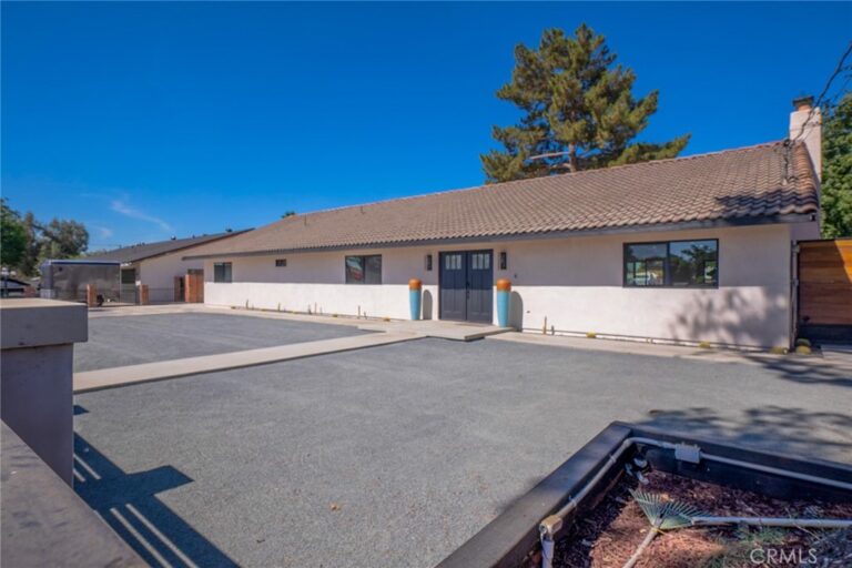 9226 Locust, Fontana