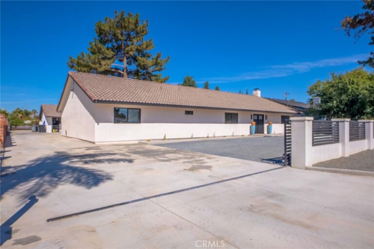 9226 Locust, Fontana