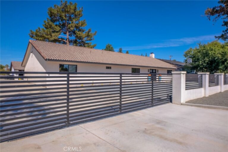 9226 Locust, Fontana