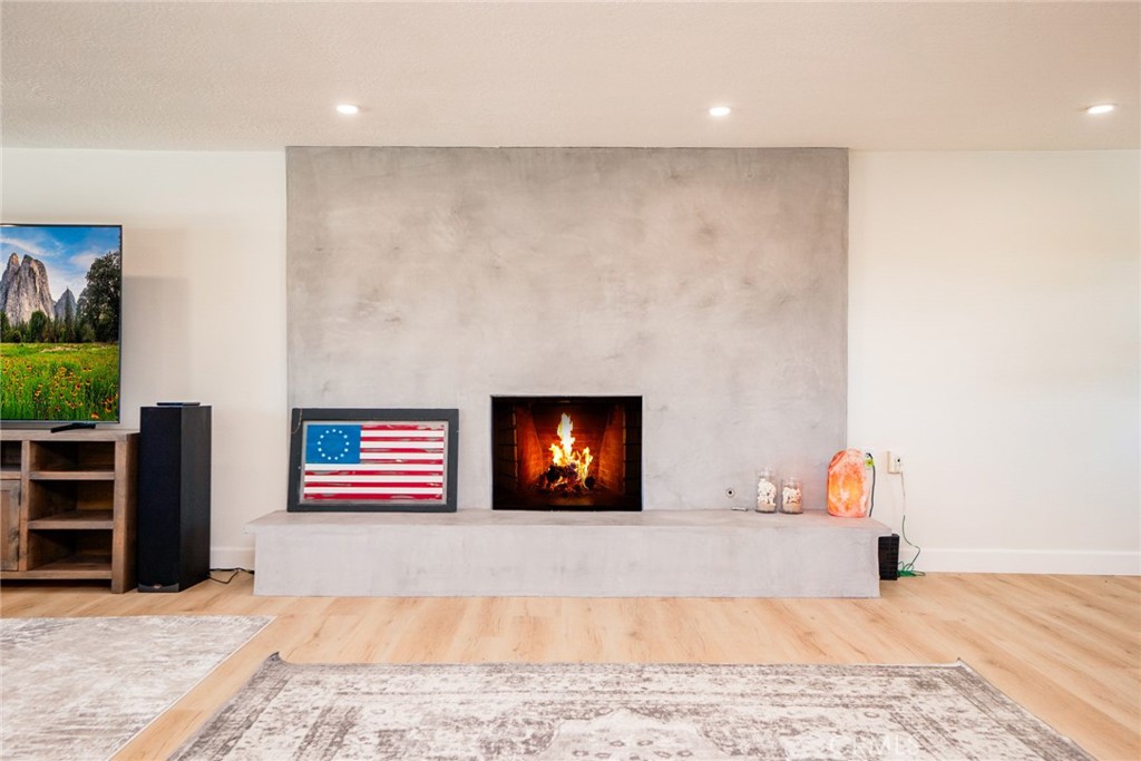 9226 Locust, Fontana