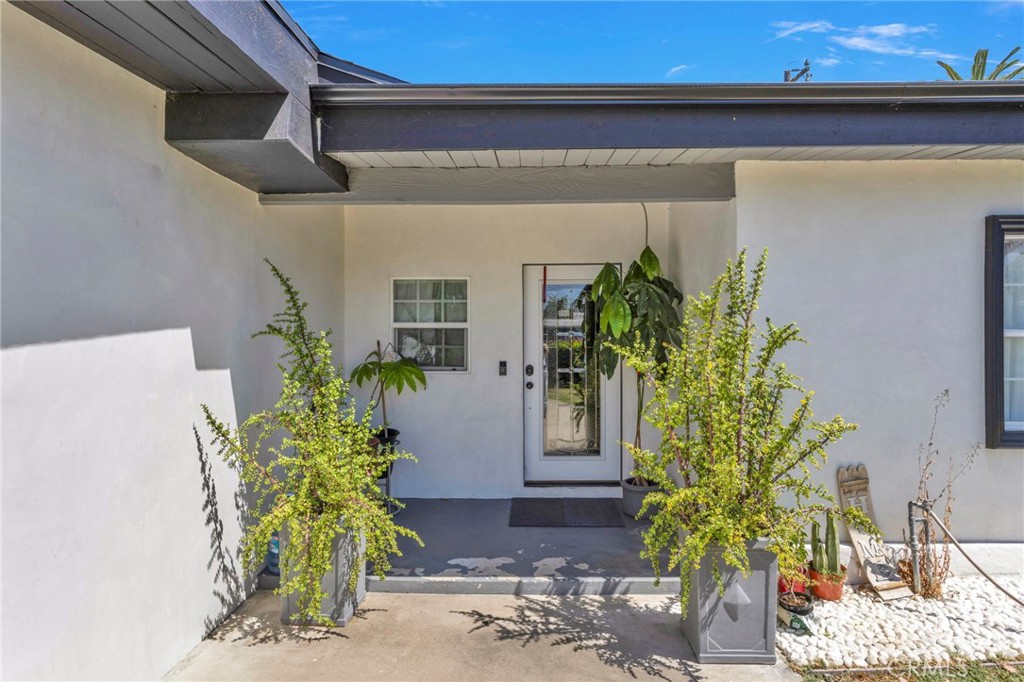 923 Hallwood Avenue, Pomona