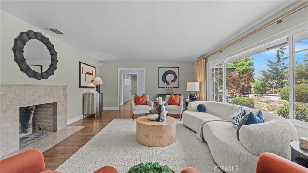 938 E Pomello Drive, Claremont