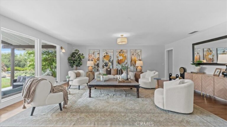 938 E Pomello Drive, Claremont