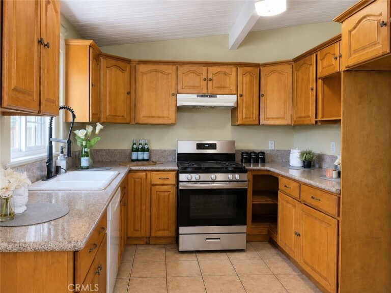 945 E 5th Street, Ontario