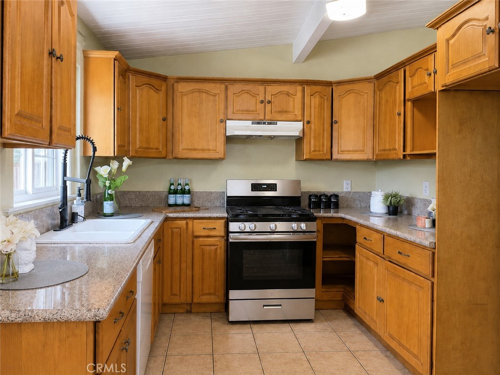 945 E 5th Street, Ontario